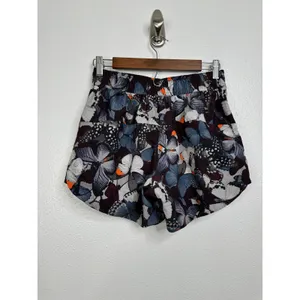Lululemon Go‎ The Distance Shorts Butterfly Print Size 6 thumbnail 2