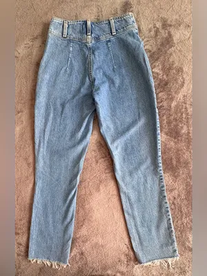Abercrombie & Fitch A&F Mom Jeans 25R 0R Light Wash Raw Hem thumbnail 3