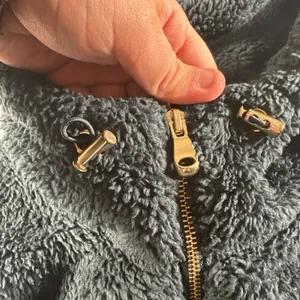Old Navy Women’s Small Sherpa Fleece Hoodie Zip Up Jacket Cozy Plush thumbnail 12