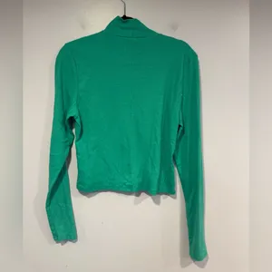 Green ribbed American Eagle mock‎ neck crop long sleeve worn once thumbnail 3