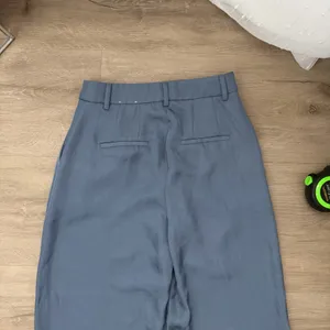 Express slate blue high-waisted pleated wide-leg pants thumbnail 10