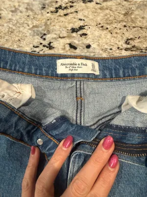 Abercrombie high rise mom short thumbnail 4