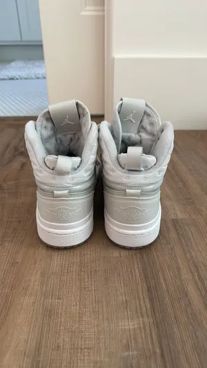 Air Jordan High Tops thumbnail 2