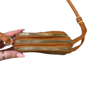 Boutique Womens Zipper Pocket‎ Crossbody Purse Caramel Brown Faux Leather Travel thumbnail 3