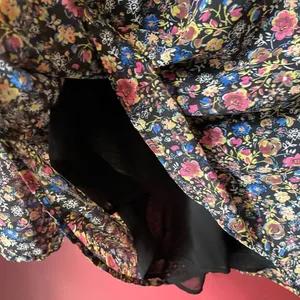 Daniel Rain size L - V neckline floral lace inset in back blouse. thumbnail 3