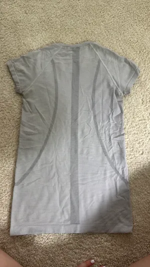 Lululemon Swiftly Tech Short Sleeve thumbnail 2