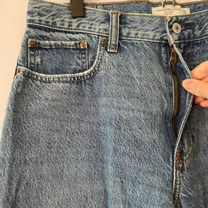 Abercrombie & Fitch The Loose High Rise Jeans Medium Wash Baggy Frayed 30 / 10 thumbnail 3