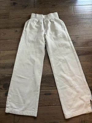 Nike wide leg, baggy cream, sweat sweatpants no flaws thumbnail 1