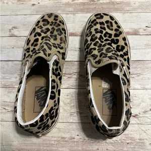 Vans Slip On Sneakers Women's Size 6 Leopard Animal Print Canvas Shoes Comfy thumbnail 2