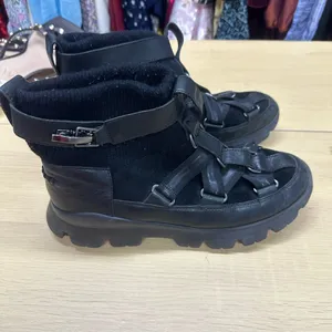 UGG Puff Momma Lakes and Lights Winter Sneaker Ankle Boots Size 9 EUC thumbnail 4