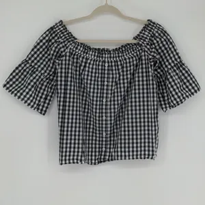 Abercrombie & Fitch Top Women’s S Black White Gingham Off Shoulder Bell Sleeve thumbnail 2