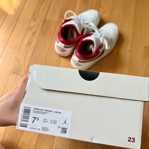 Nike Air Jordan 1 Low SE thumbnail 6