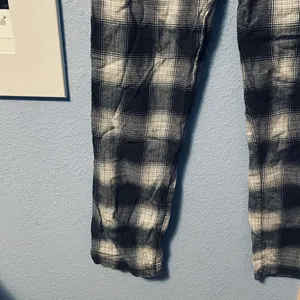 Aeropostale Plaid Flannel Lounge Sleep Pants Black Gray White XS thumbnail 6