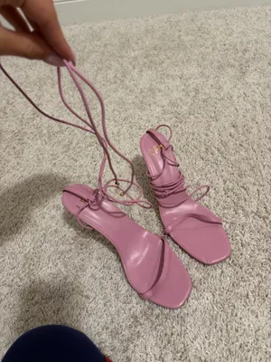 LPA heels thumbnail 3