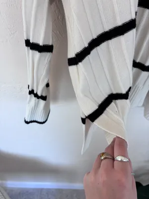 Calvin Klein Sweater thumbnail 3