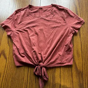 lululemon athletica Short Sleeve Knot Front Tee - Rust Sz 4 thumbnail 1