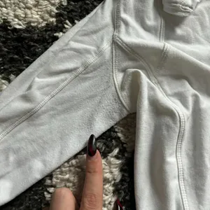 Lululemon Women's White and Grey Top thumbnail 8