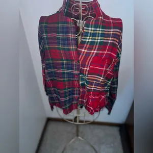 American Eagle Outfitters Red Tartan Plaid Button Down Crop Top Size S thumbnail 5