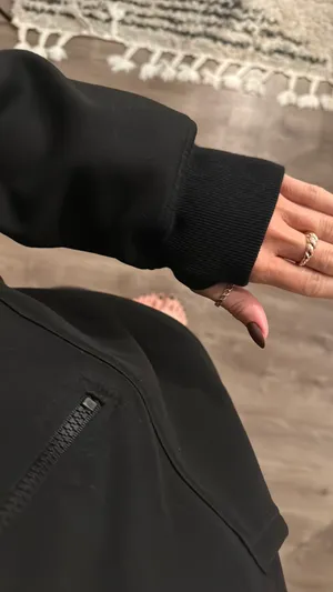 Black Pullover Size M thumbnail 2