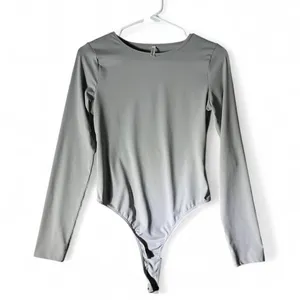 Halara Womens Grey Long Sleeve Bodysuit Crew Neck‎ Size M thumbnail 1