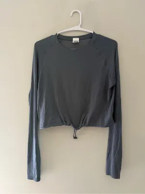 Gymshark Gray Long Sleeve Cropped Training Top Drawcord Hem Women S thumbnail 3