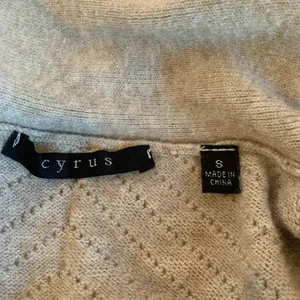 Cyrus Very Warm Cardigan Women’s Size Small Oatmeal Color Open Front thumbnail 7