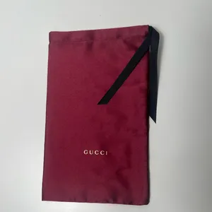 Gucci Red Velvet Large Clamshell Hard Sunglasses Eye Glasses Case thumbnail 15