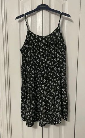 Francesca's Floral Dress thumbnail 1