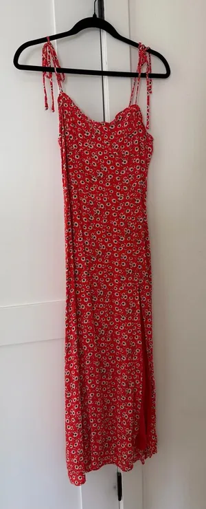 Audrey Red Floral Tie-Shoulder Midi Dress thumbnail 1