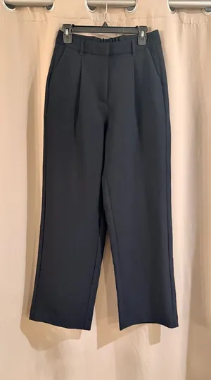 Old Navy Black Full Length Pleated Dress Pants thumbnail 1