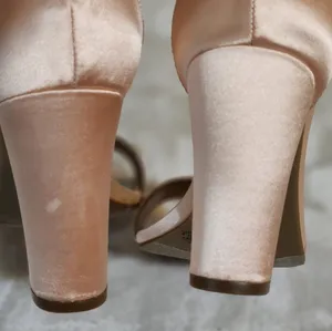 Worthington Satin pink embellished heels thumbnail 4