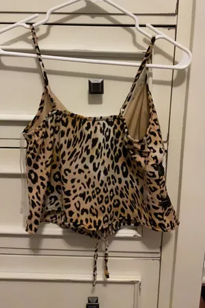 No Boundaries Cheetah top thumbnail 1