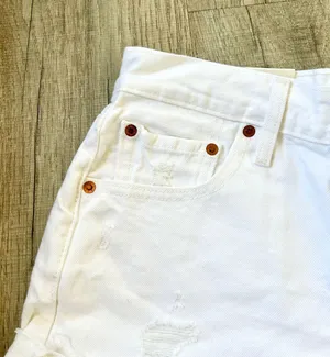Levi's 501 Premium Collection white shorts size 27. thumbnail 2