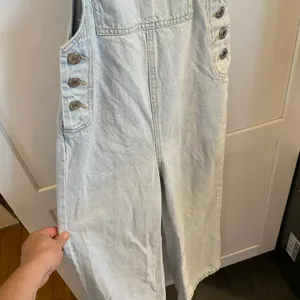 asos Stradivarius cropped wide leg denim dungarees light Blue Denim Overalls thumbnail 11