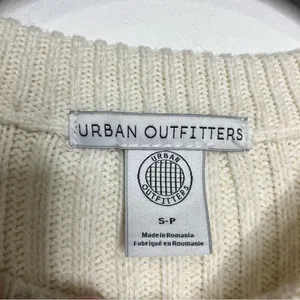 Urban Outfitters cream cropped sweater long sleeve women’s‎ size small modern thumbnail 4