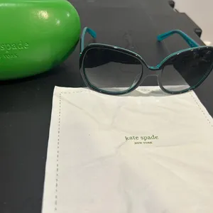 Kate Spade Green Wraparound Sunglasses with Matte Finish thumbnail 13