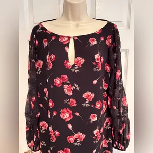 WHBM White House Black Market Floral Shift Dress Size 10 Lace Bell‎ Sleeve Black thumbnail 3