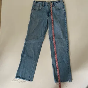 Abercrombie & Fitch 90s Straight Jeans 27/4 Mid Rise Raw Hem Light Wash thumbnail 7