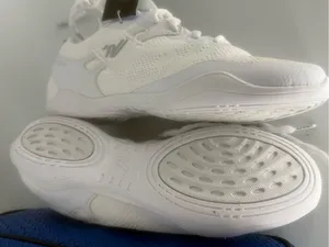 Varsity V4S Cheer Shoes Size 7 New White Knit Athletic Sneakers Blue Bag AeroFlo thumbnail 15