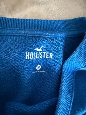 Hollister crew neck thumbnail 2