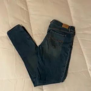 Abercrombie and Fitch Perfect Stretch Jeans 4R W27 L31 thumbnail 3