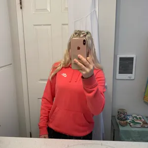 Pink Nike Hoodie thumbnail 3