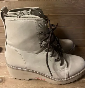 DV Dolce Vita Women's Rachal Ankle Boot tan size 8 thumbnail 1