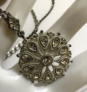 Circle rhinestone silver tone pendant necklace thumbnail 6