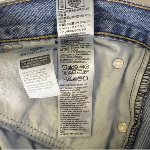 Levi’s ‘94 Baggy Women’s Distressed Denim Jeans Size 31 / 12 thumbnail 4