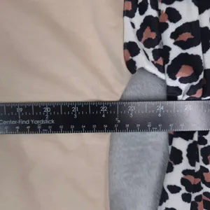 Unbranded Leopard Print Sleeve Top Womens XL Tan Criss Cross V-Neck Long Sleeve thumbnail 5