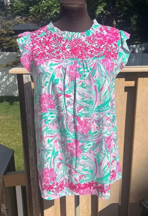 Emily Wonder Women’s Floral Embroidered Ruffled Top Size S Preppy Coastal Palm thumbnail 1