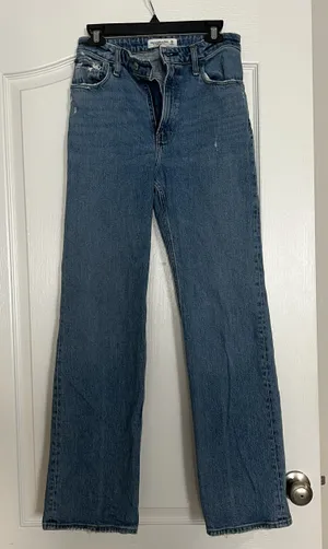 Abercrombie 90s high rise relaxed jeans thumbnail 1