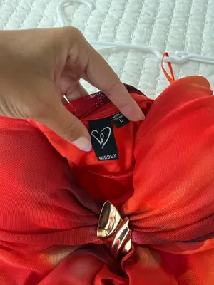 Red Dress Windsor thumbnail 4