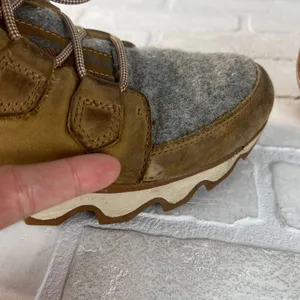 Sorel Kinetic Caribou Snow Boots‎ Womens 7.5 Light Brown Leather Gray Waterproof thumbnail 10